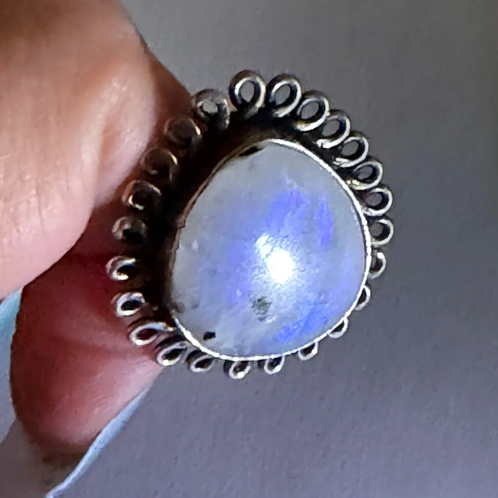 New 925 Sterling Silver Blue Flash Moonstone Uncommon Artisan Uncommon Ring
